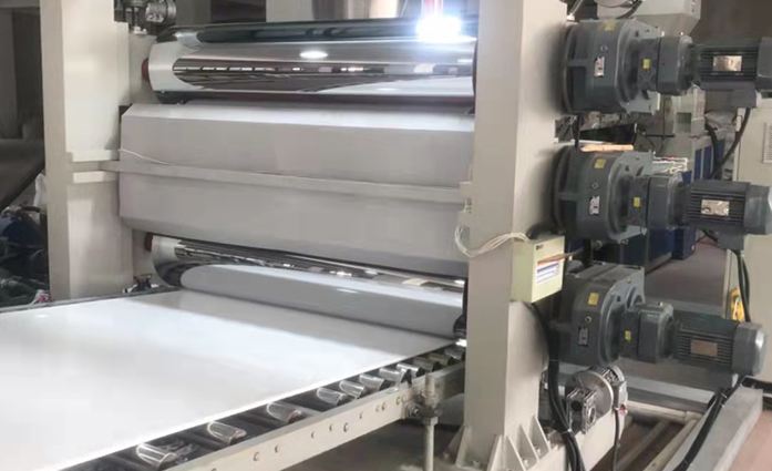 河南客戶(hù)已使用pe板材設(shè)備